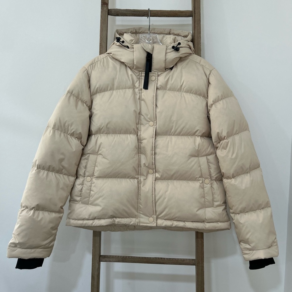 NWT QUINCE Responsible Down Puffer Jacket Full Zip Women’s Small Oatmilk Tan